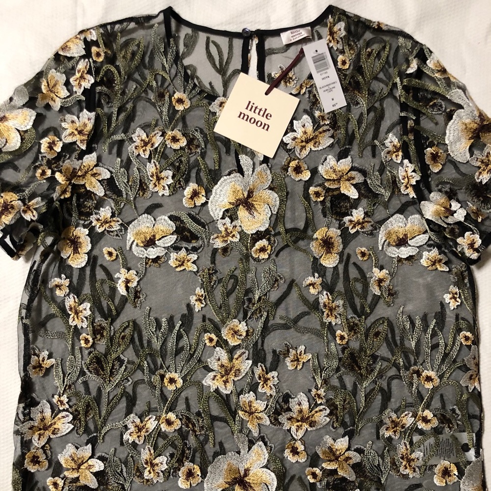 Aritzia Little Moon Blouse Floral NWT - Picture 6 of 7
